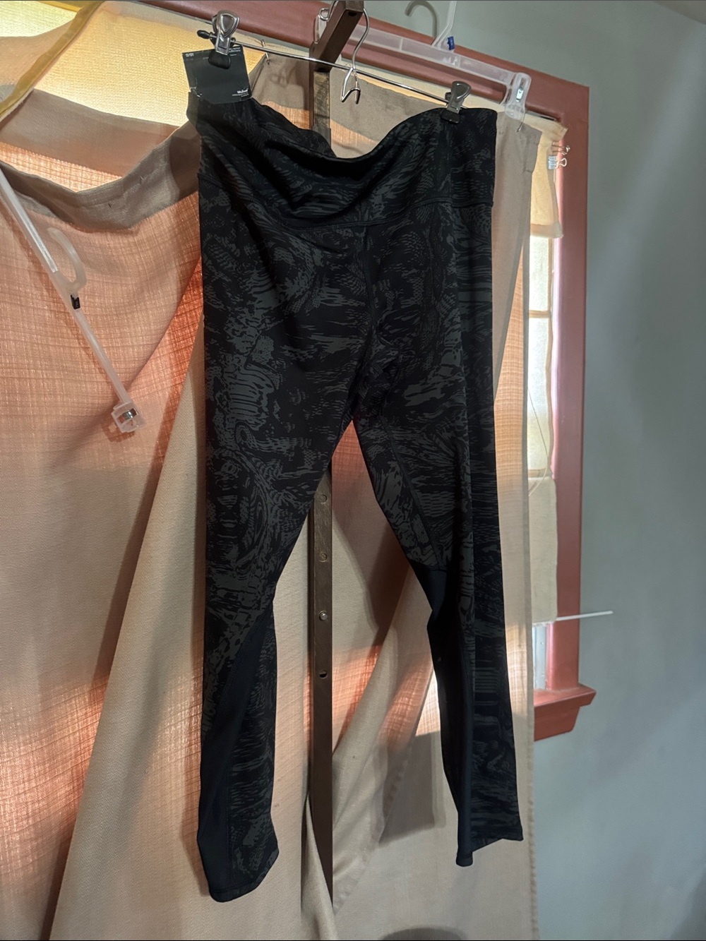 Under Armour Black Patterned Active Leggings